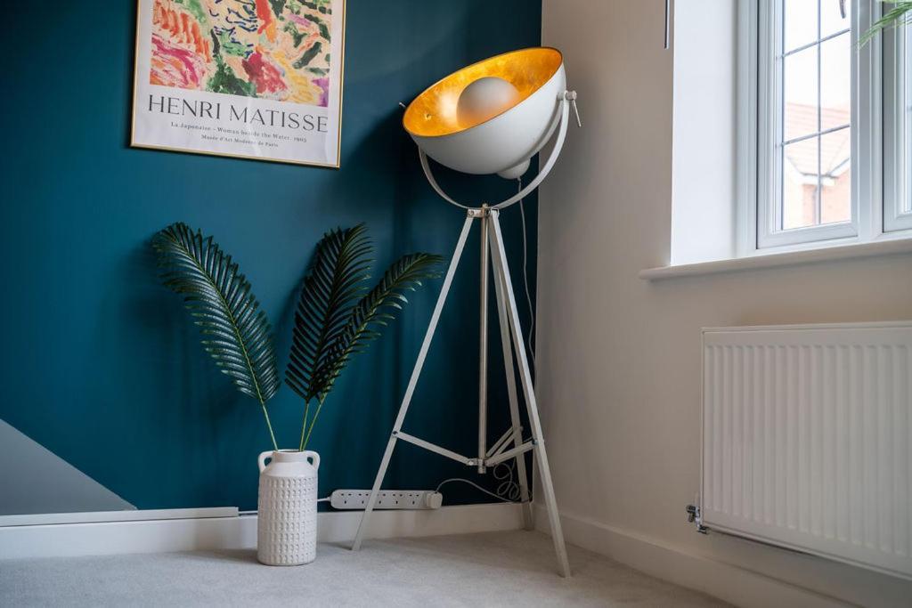 Huge Weekly & Monthly Savings - Free Parking - Wi-fi & Netflix Holiday home *