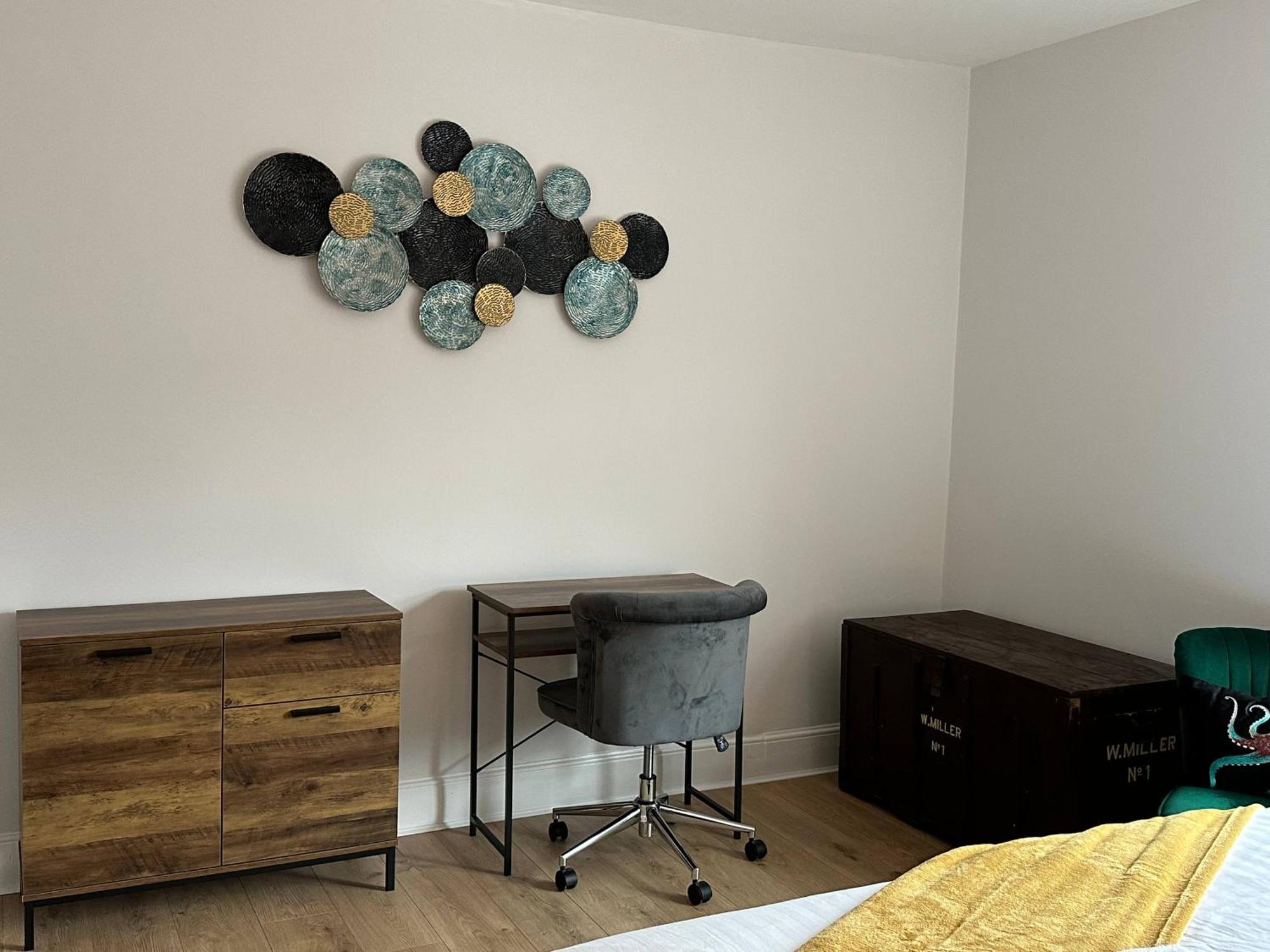 Holiday home 3 Bed Chill Glouc Free Parking *