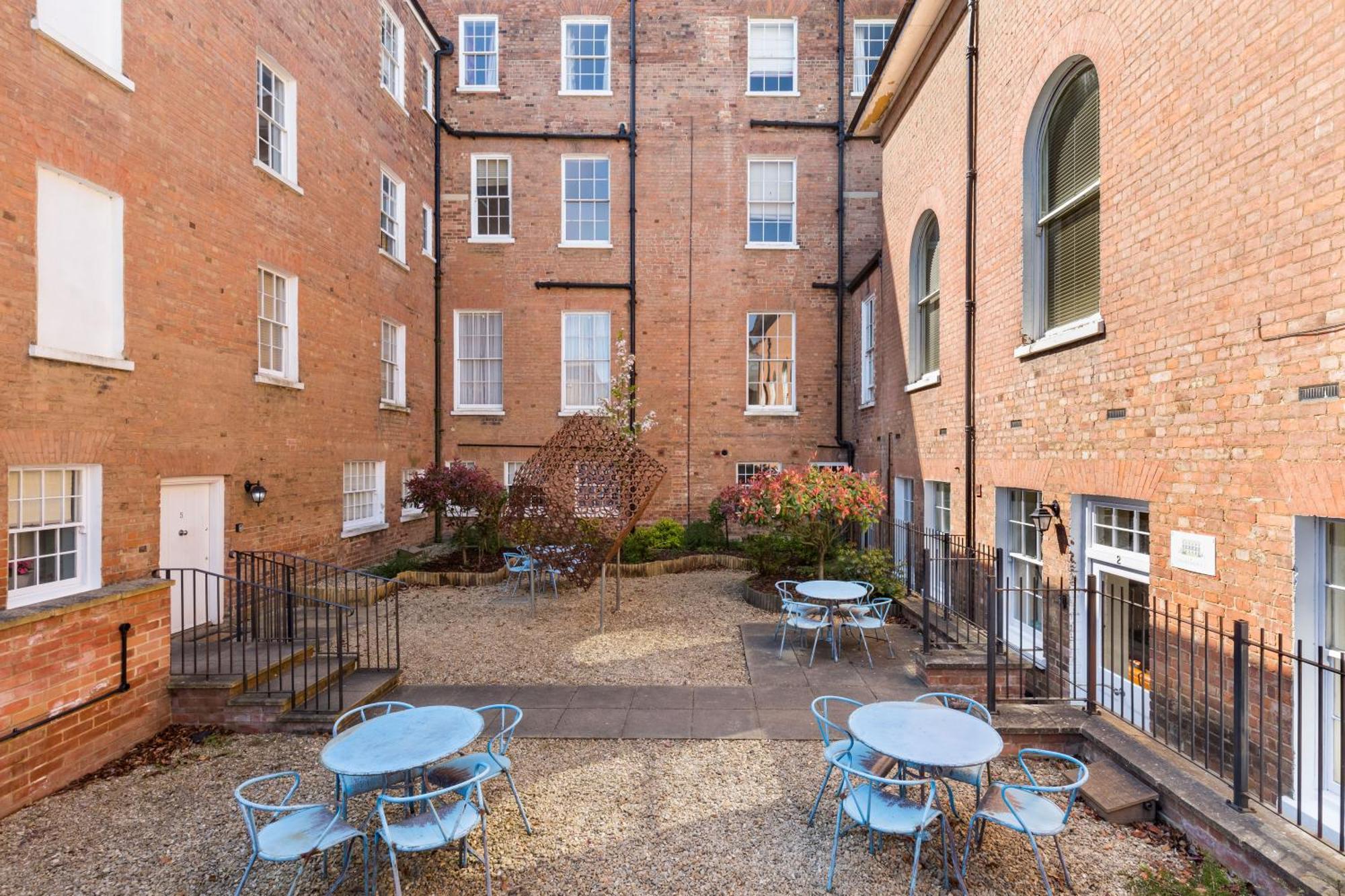 Judges Docks With Secure Parking Apartment