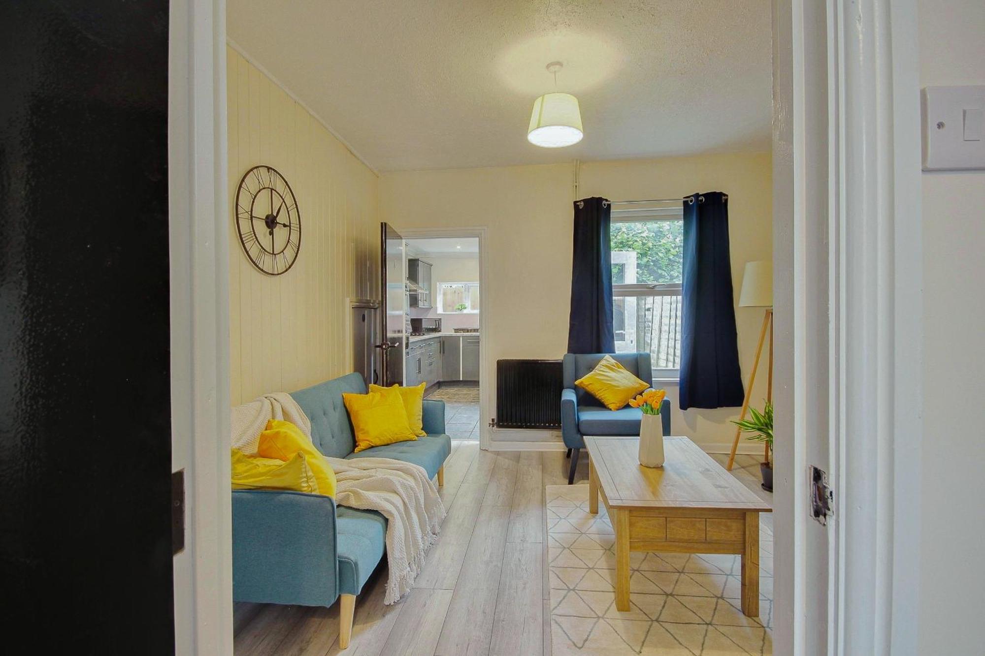 Holiday home Entire 3 Bed House In *