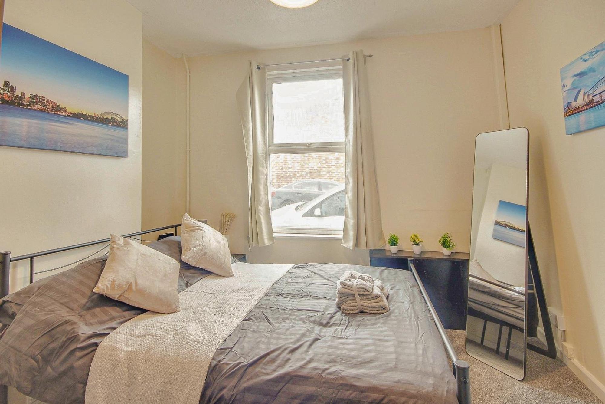 Entire 3 Bed House In *