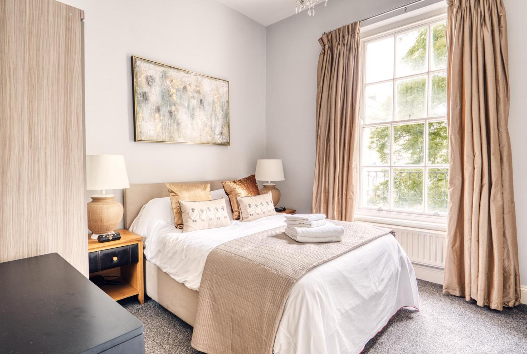 Pied-a-terre Near The Docks - Wifi & Washing Machine Căn hộ Gloucester
