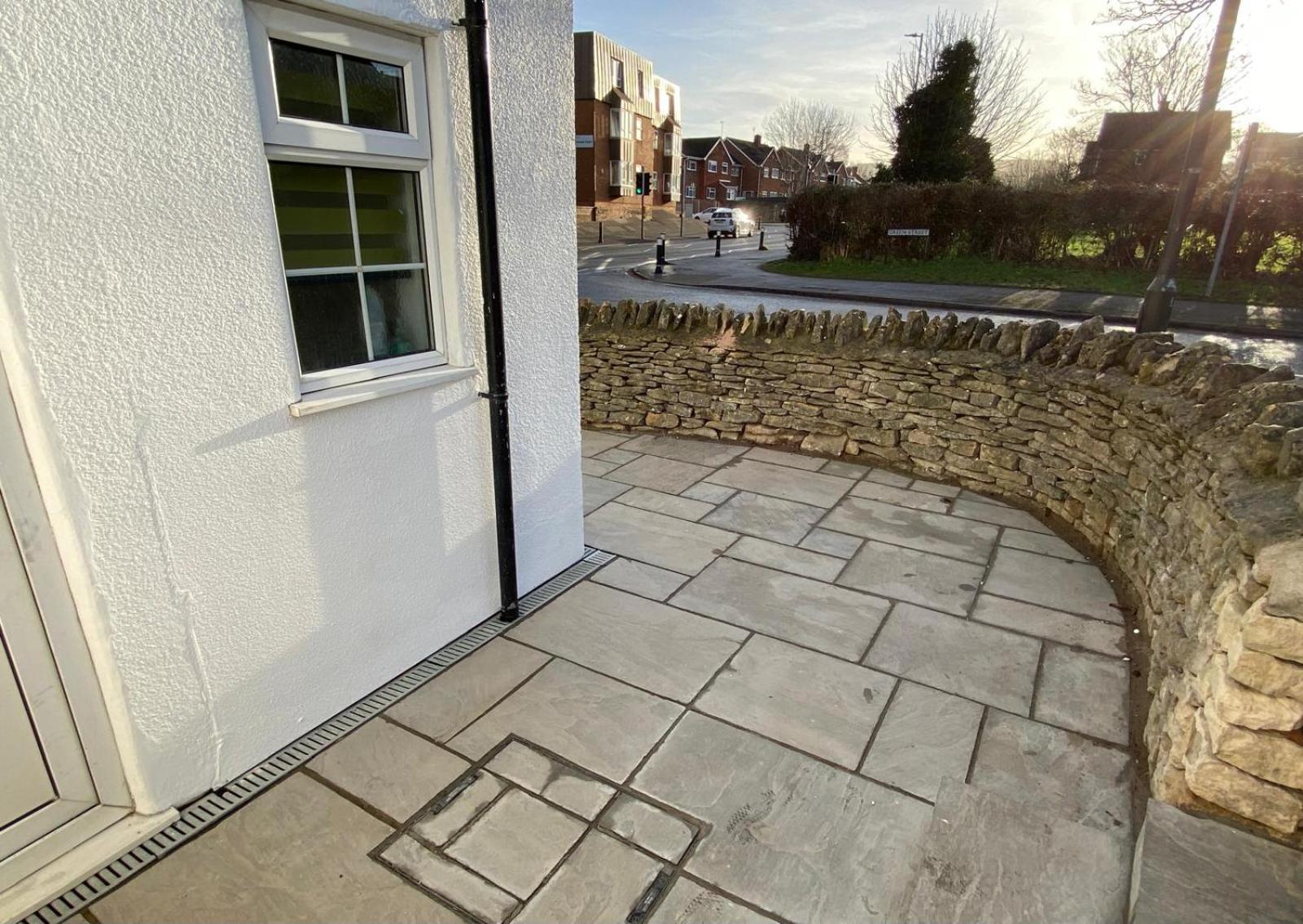 Gloucester-modernised 4 Bedroom Cottage-sleeps 8-free Parking-fast Wi-fi