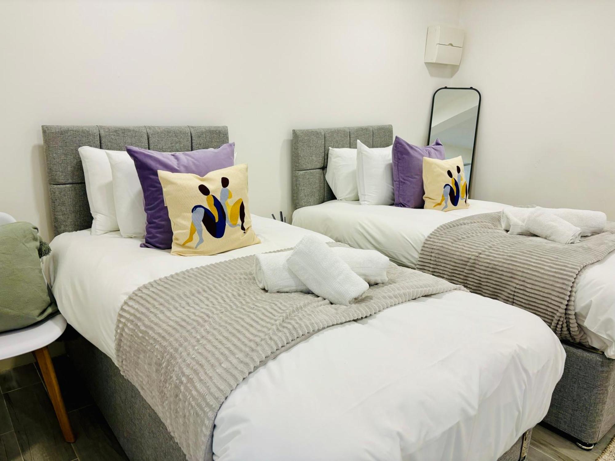 Apartment Quays - Outside Space Gloucester