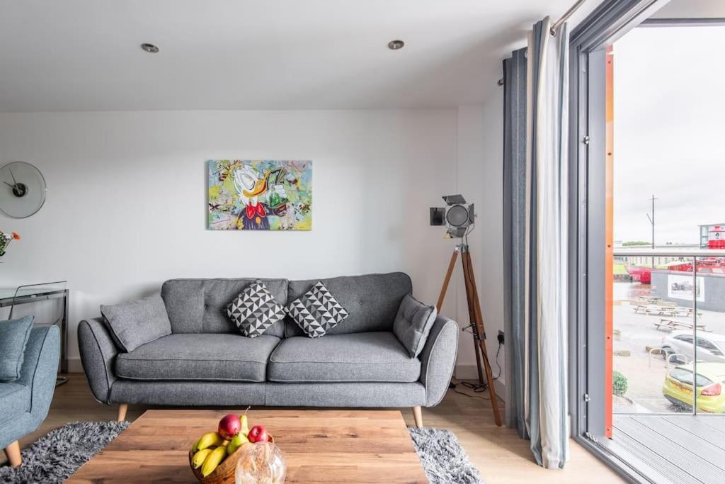 Beautiful 1 Bedroom With Parking In Docks Apartamento *