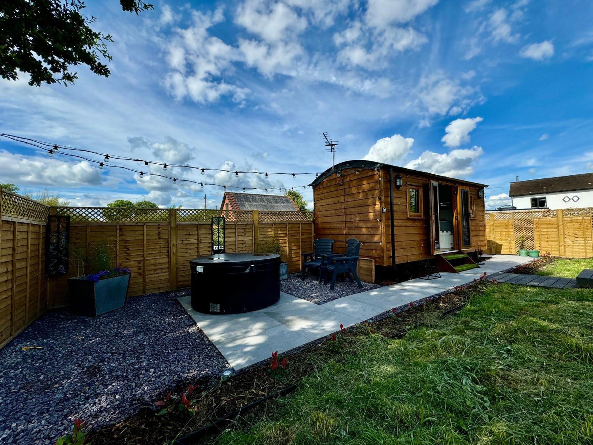 Holiday home Mooffitch Riverview Hut Gloucester