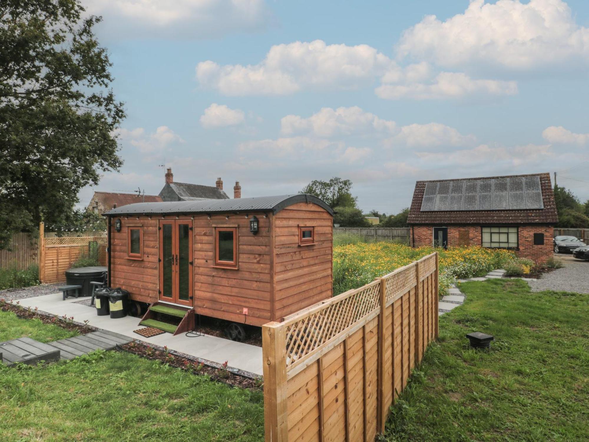 Holiday home Mooffitch Riverview Hut *