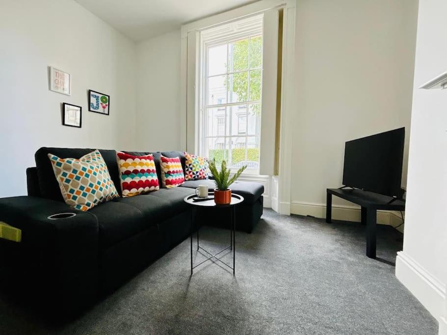 Modern In Quays Apartment Gloucester