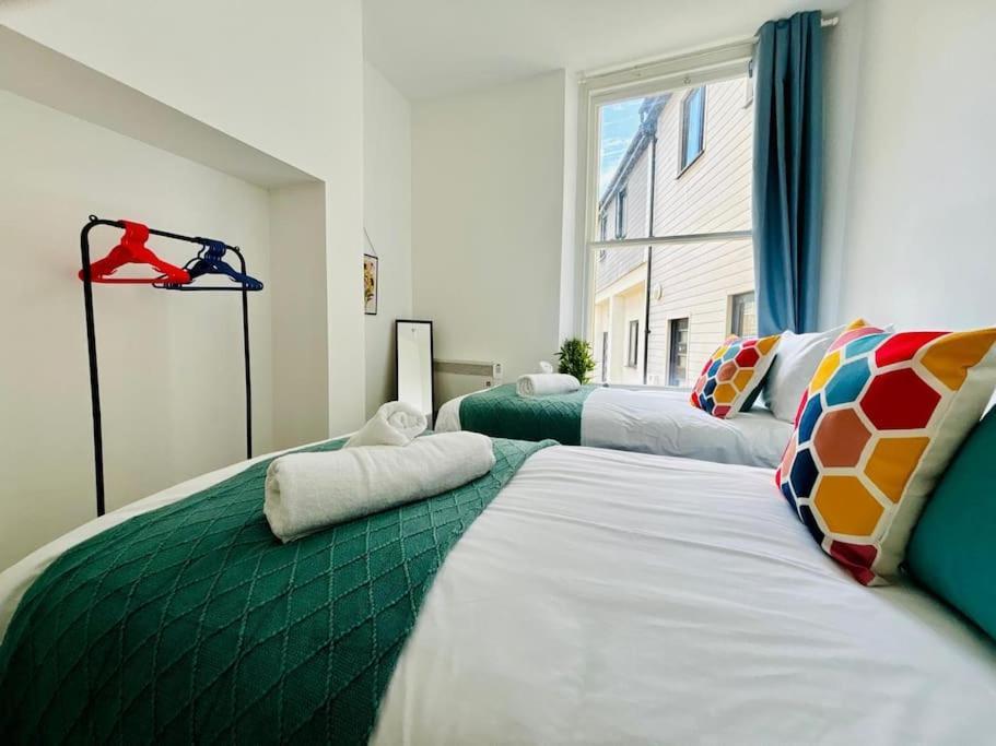 Modern In Quays Gloucester