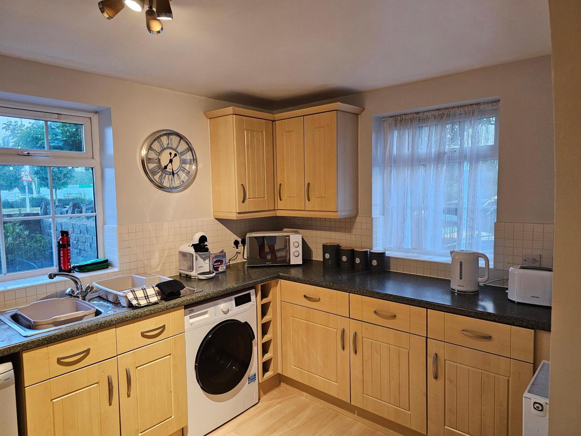 Apartment 2 Bedroom Spacious Flat