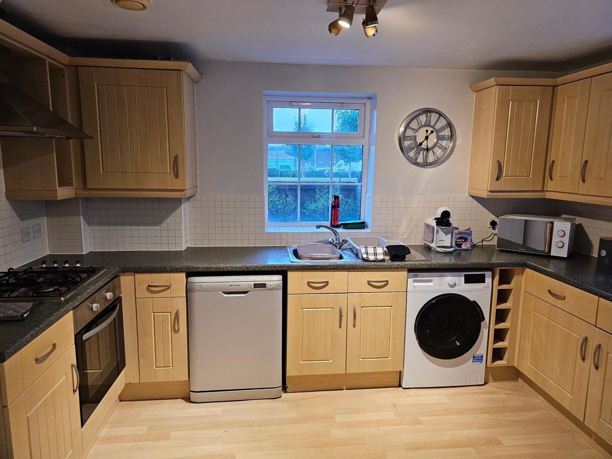 Apartment 2 Bedroom Spacious Flat Gloucester