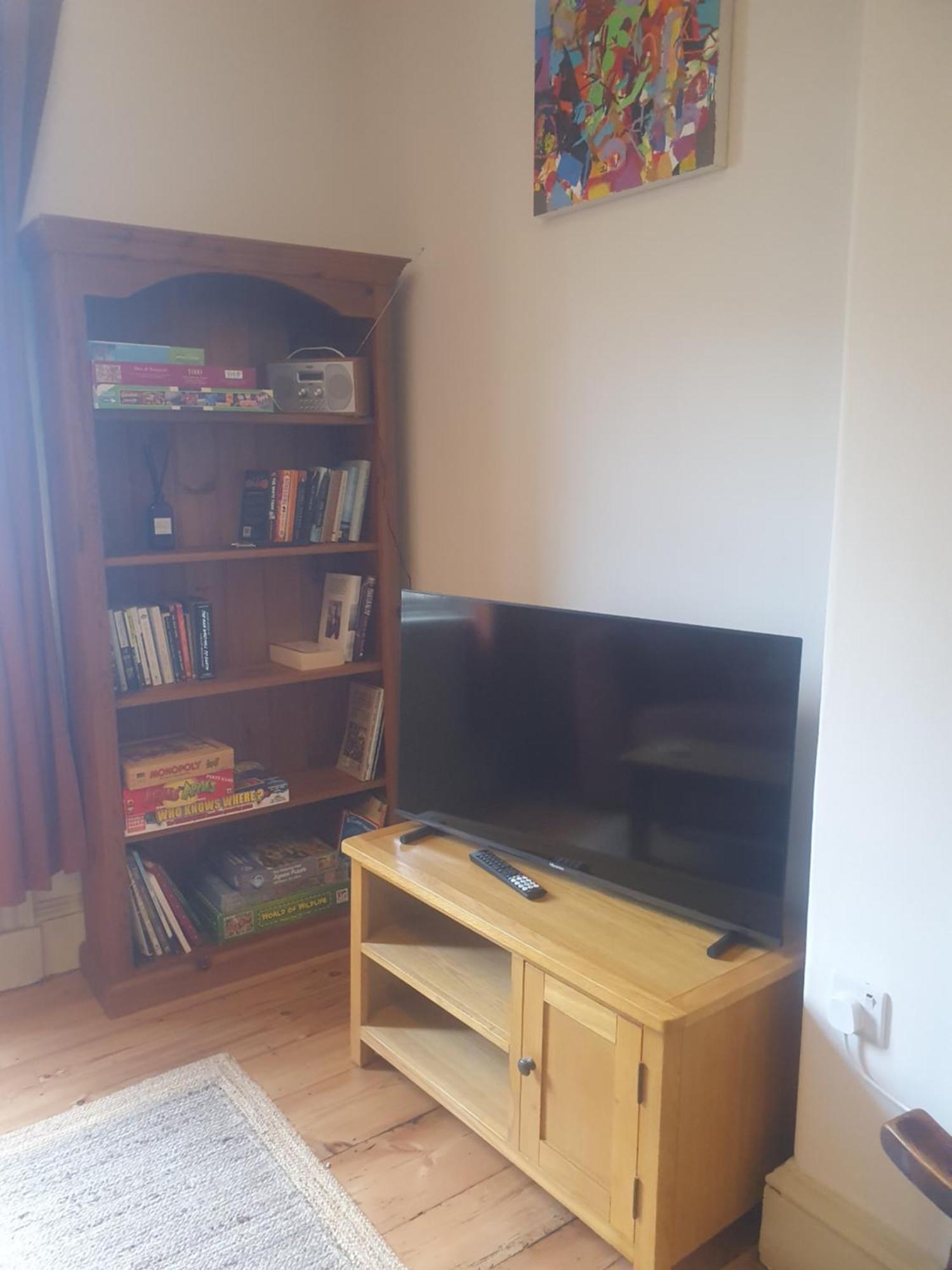 - Cosy And Modern