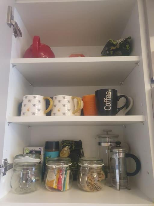 - Cosy And Modern Apartment Gloucester