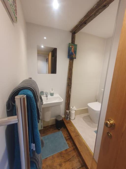 - Cosy And Modern * Gloucester