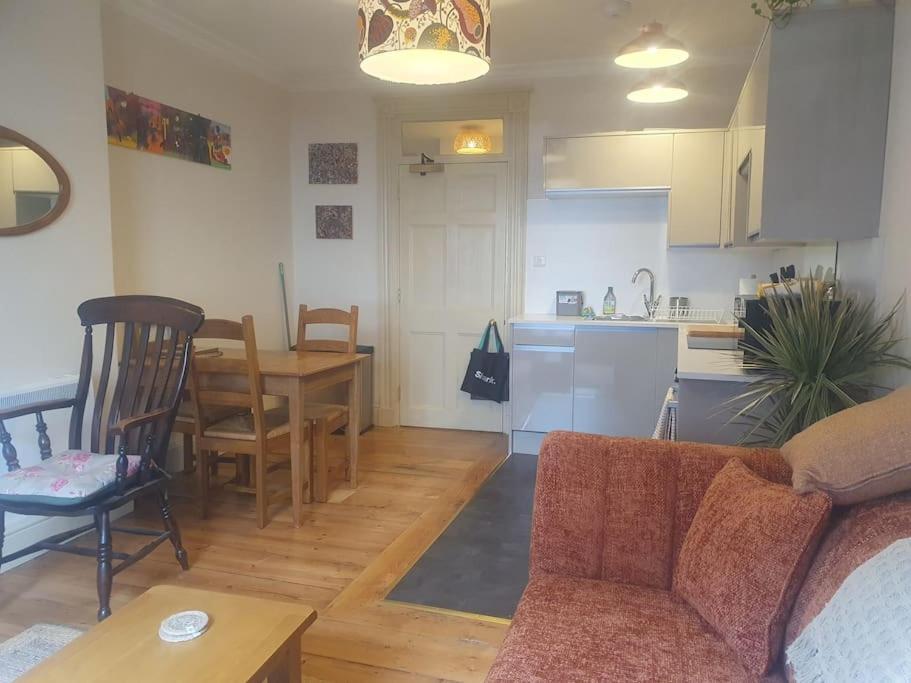 - Cosy And Modern
