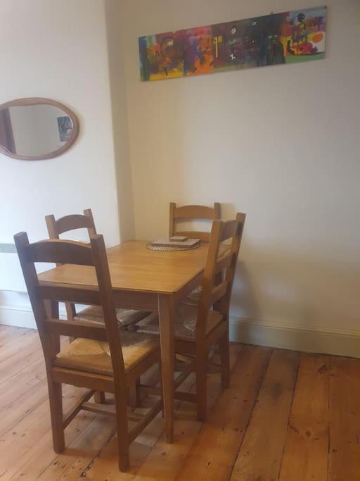 - Cosy And Modern Gloucester