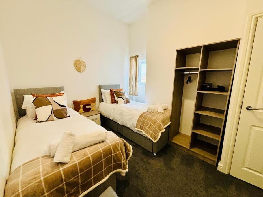 Flat 4 Contractor, Professional, Quays Gloucester