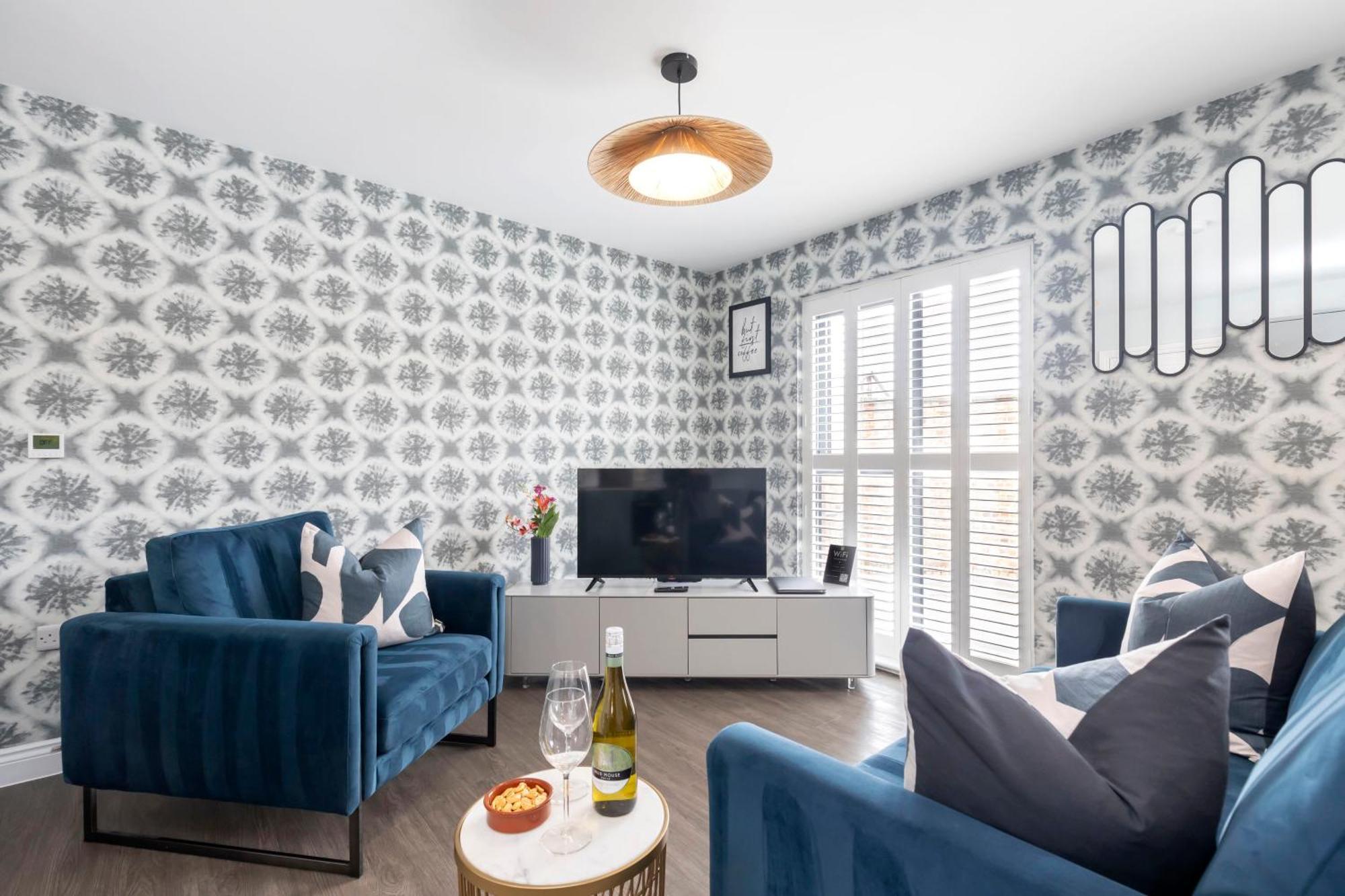 Elliot Oliver - Charming One Bedroom With Parking In The Docks Gloucester