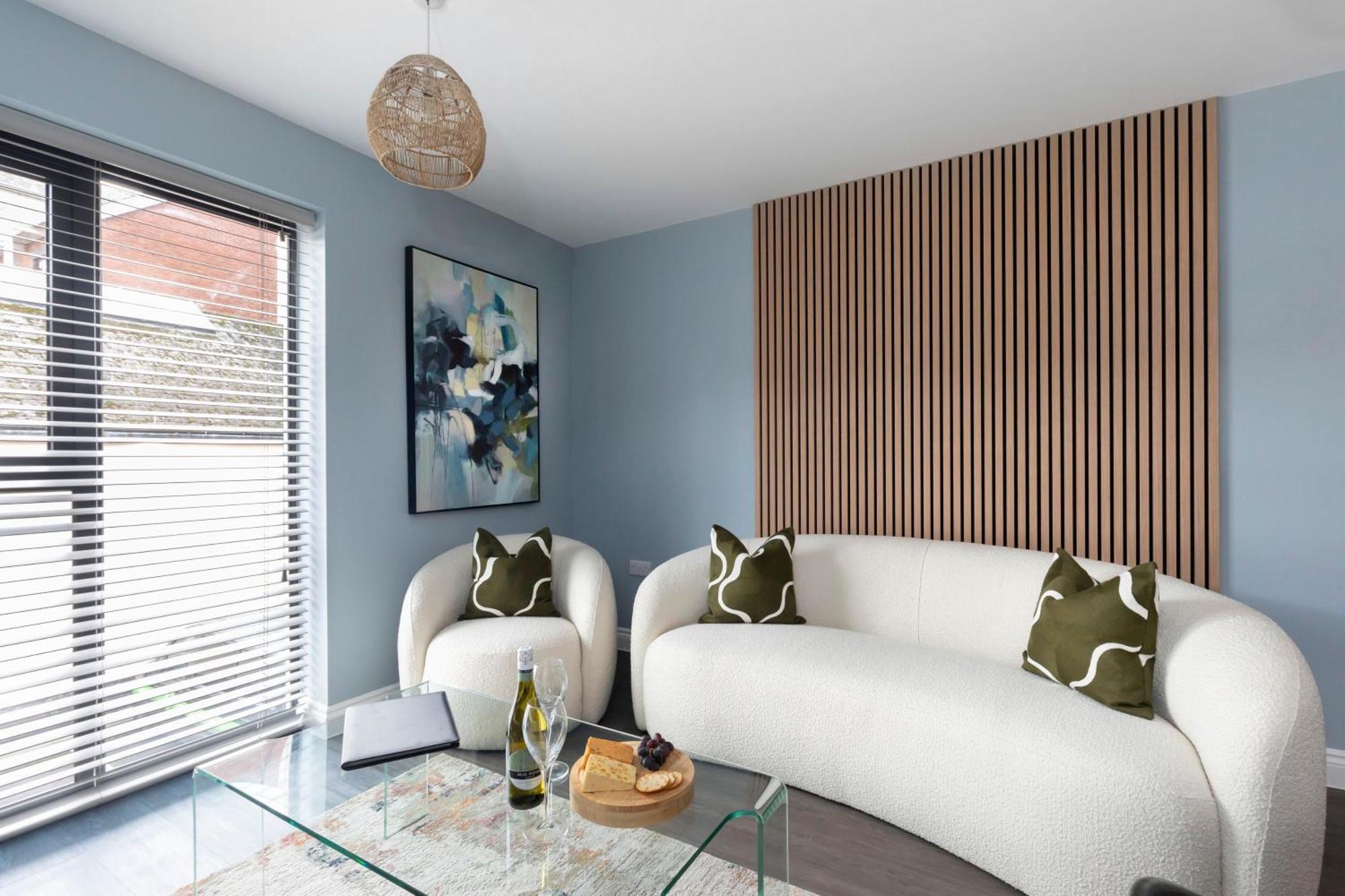 Elliot Oliver - Beautiful Two Bedroom With Parking In The Docks Apartment Gloucester