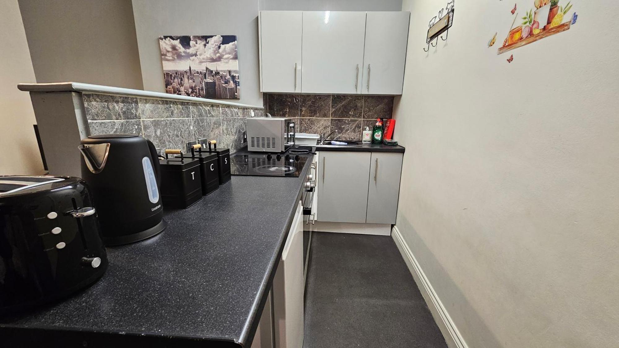 2 Bedroom Flat In Gloucester