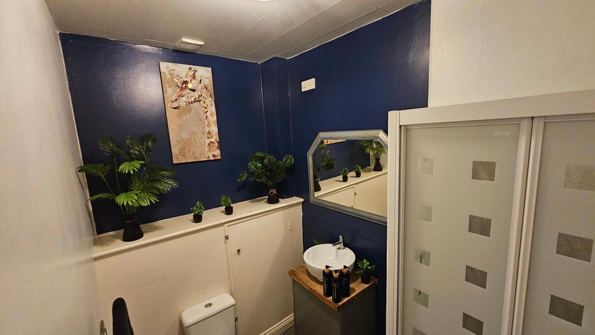 Apartment 2 Bedroom Flat In *