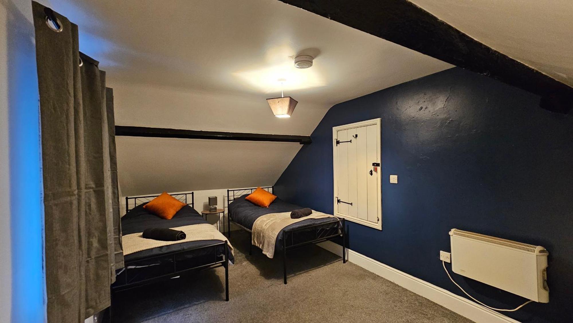 2 Bedroom Flat In * Gloucester