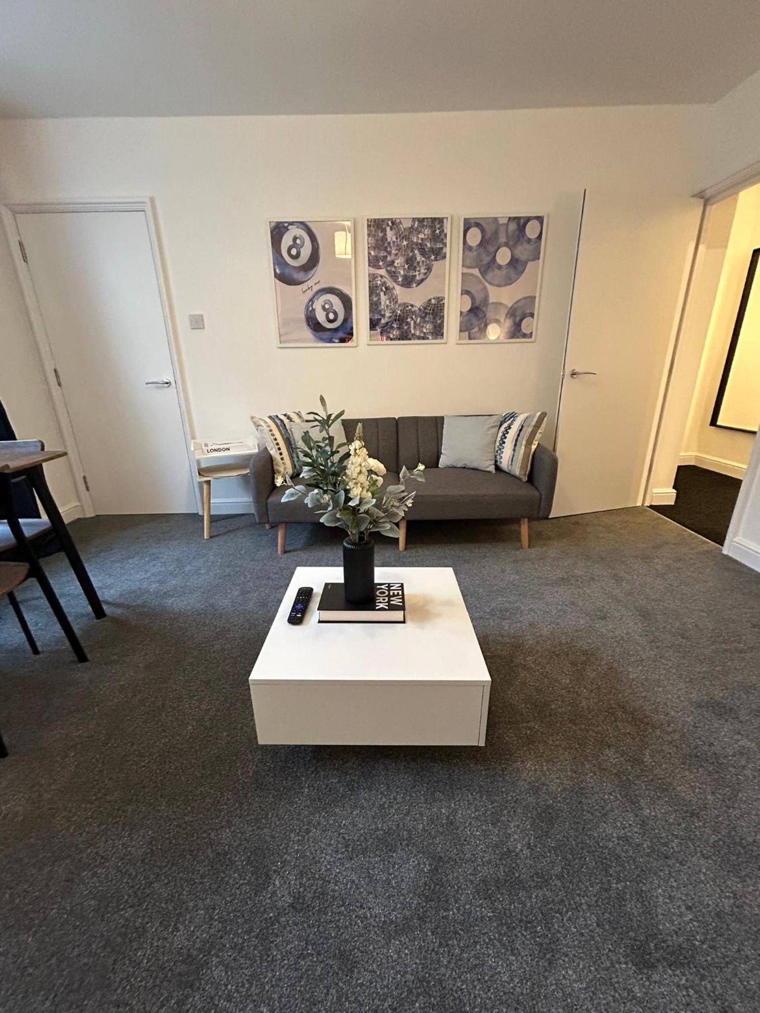 Apartment Brand New Modern Steps From Quays Gloucester