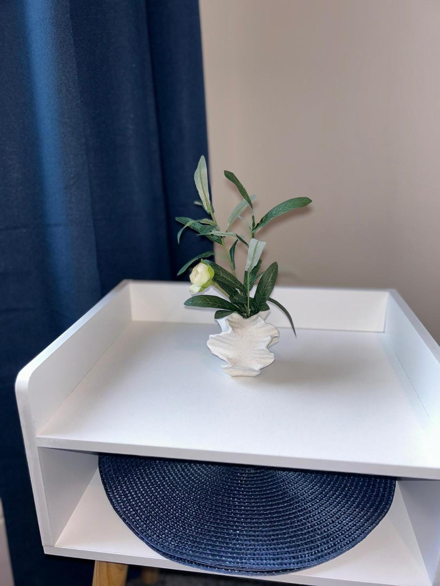 Apartment Brand New Modern Steps From Quays *