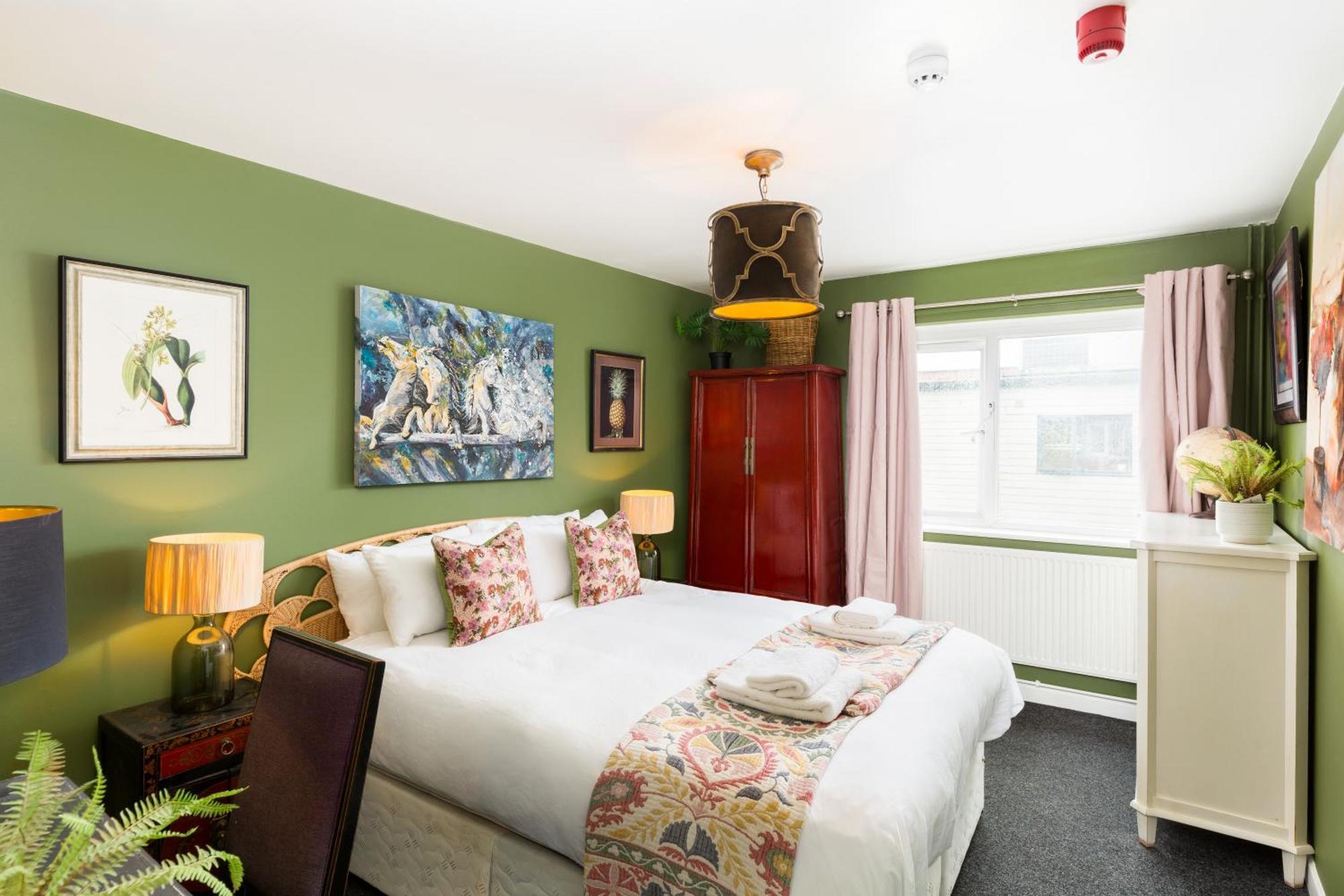 Printworks Building Centre Penthouse 5 Bedrooms Sleeps 14 *