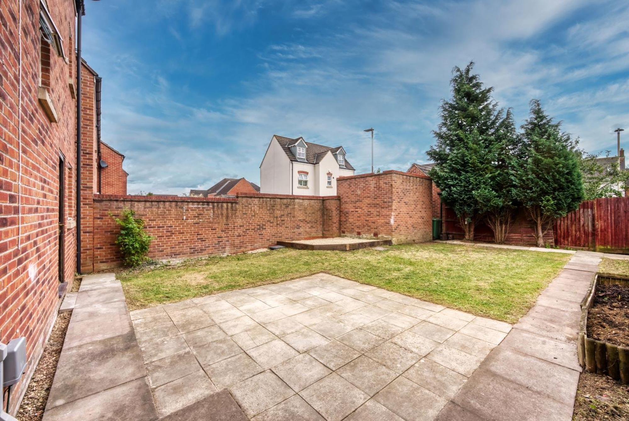 Spacious 6-bedroom House - 3 Parking Spaces - Superfast Wi-fi - Close To M5 - Long-stay Rates! Apartment Gloucester