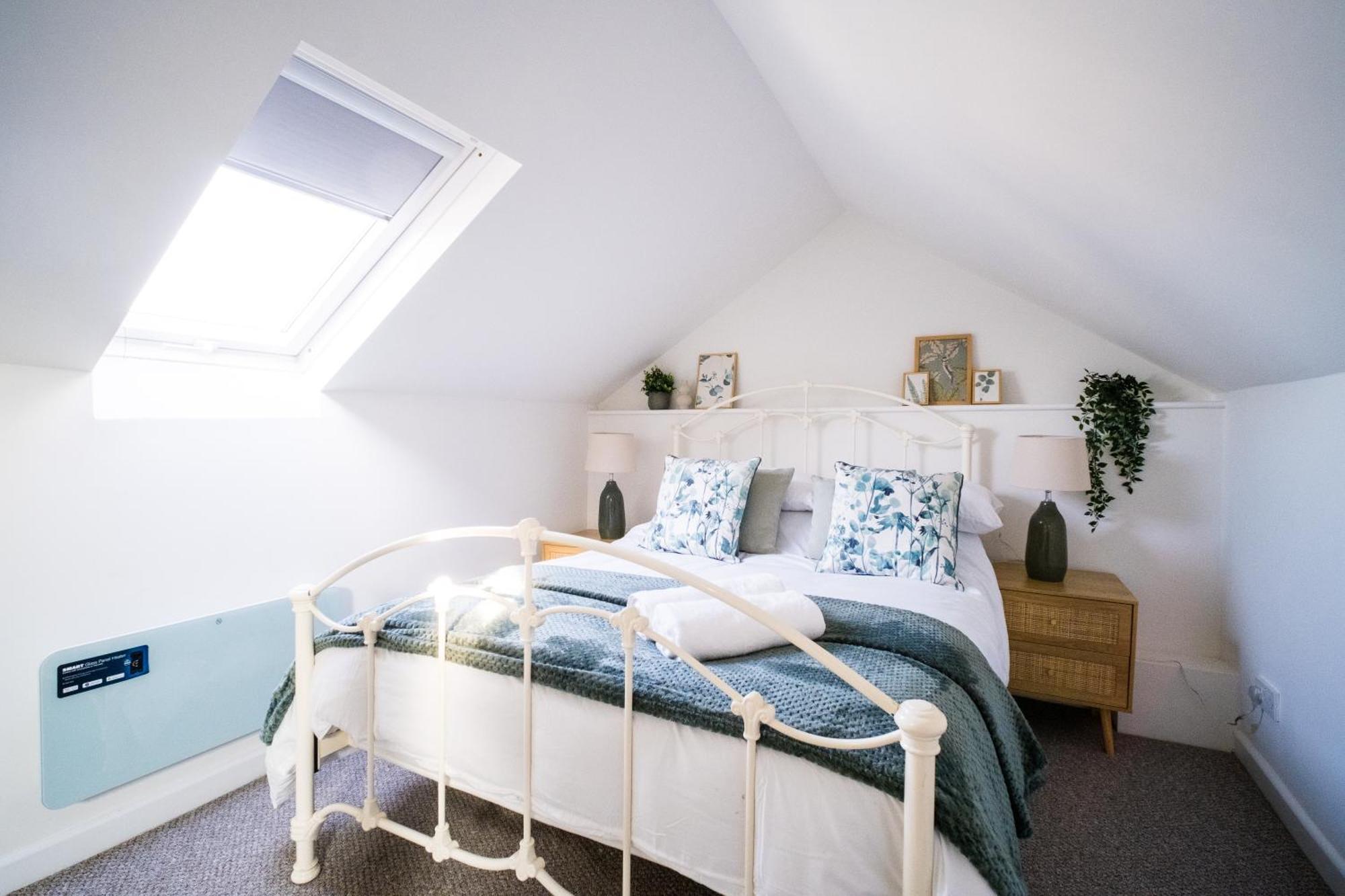 X 3 Free Parking & Short Walk To The & Hospital Gloucester