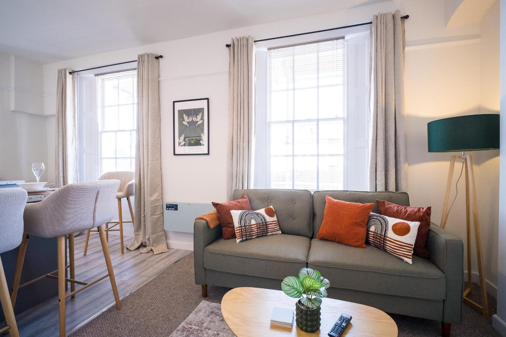 X 3 Free Parking & Short Walk To The & Hospital Căn hộ Gloucester