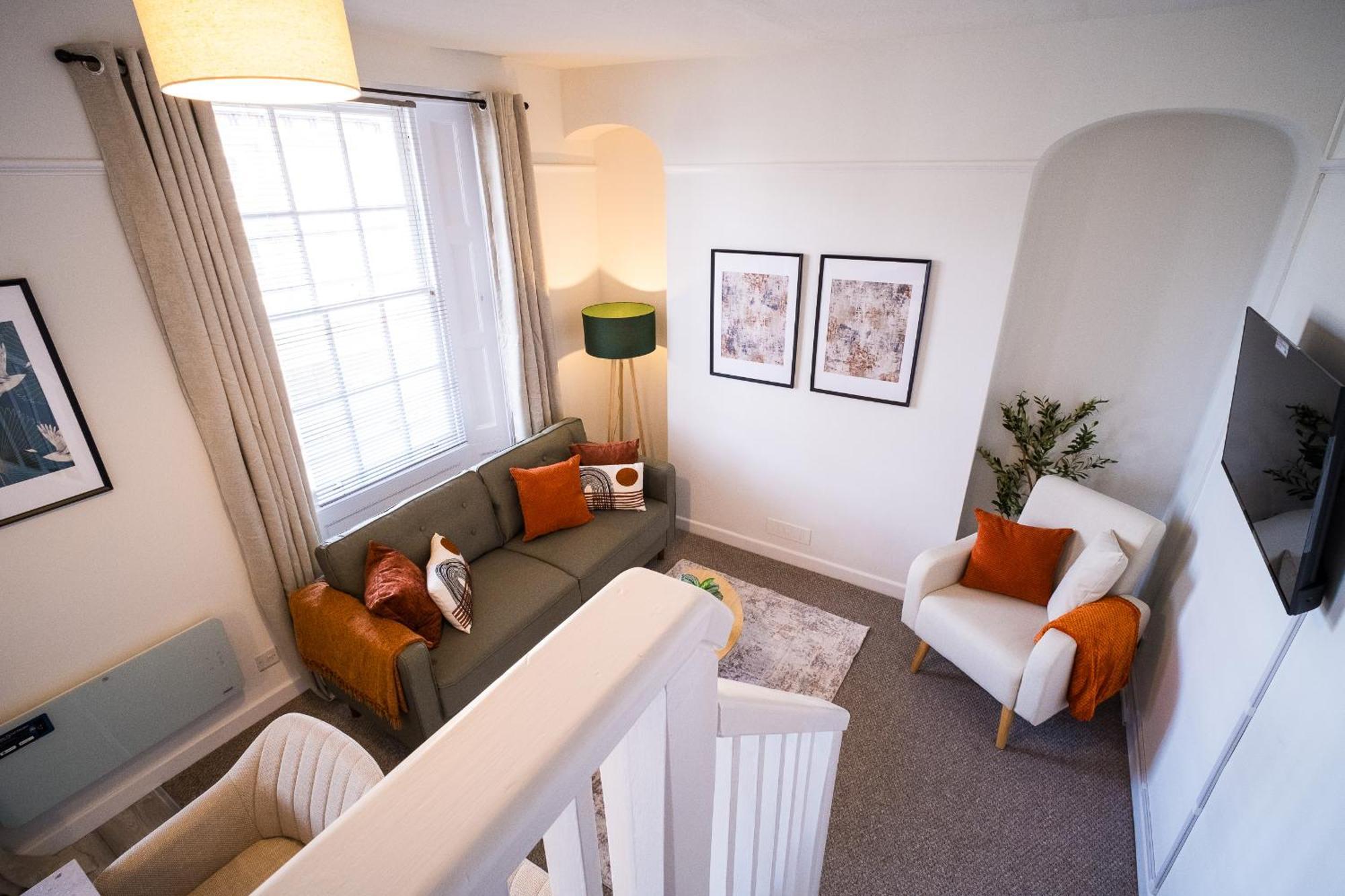 X 3 Free Parking & Short Walk To The & Hospital * Gloucester