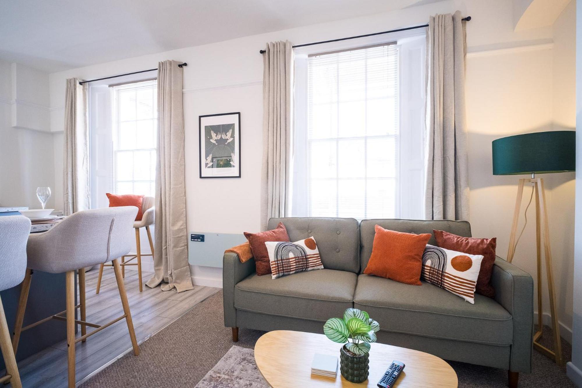 X 3 Free Parking & Short Walk To The & Hospital Căn hộ Gloucester