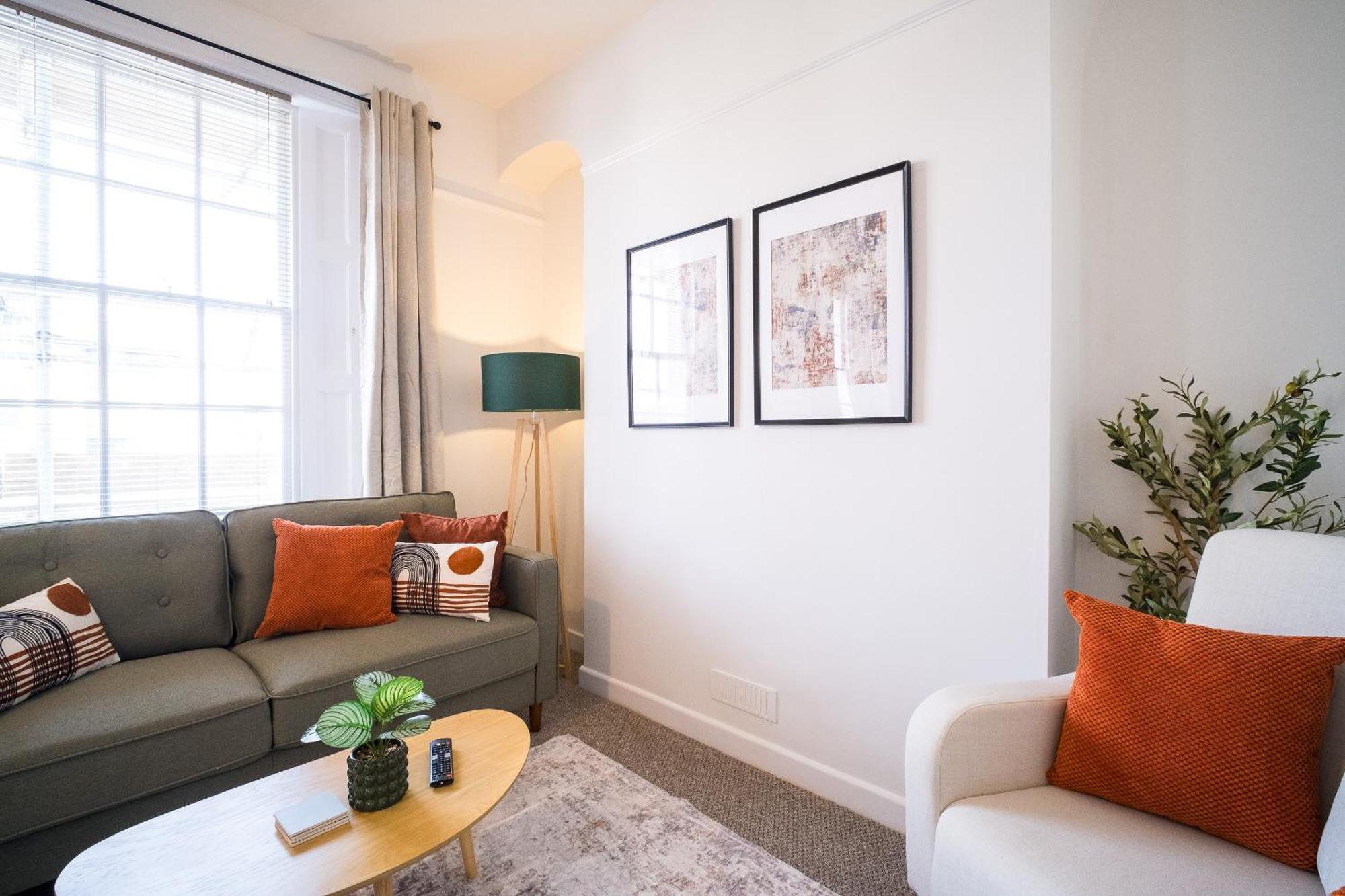 X 3 Free Parking & Short Walk To The & Hospital Gloucester