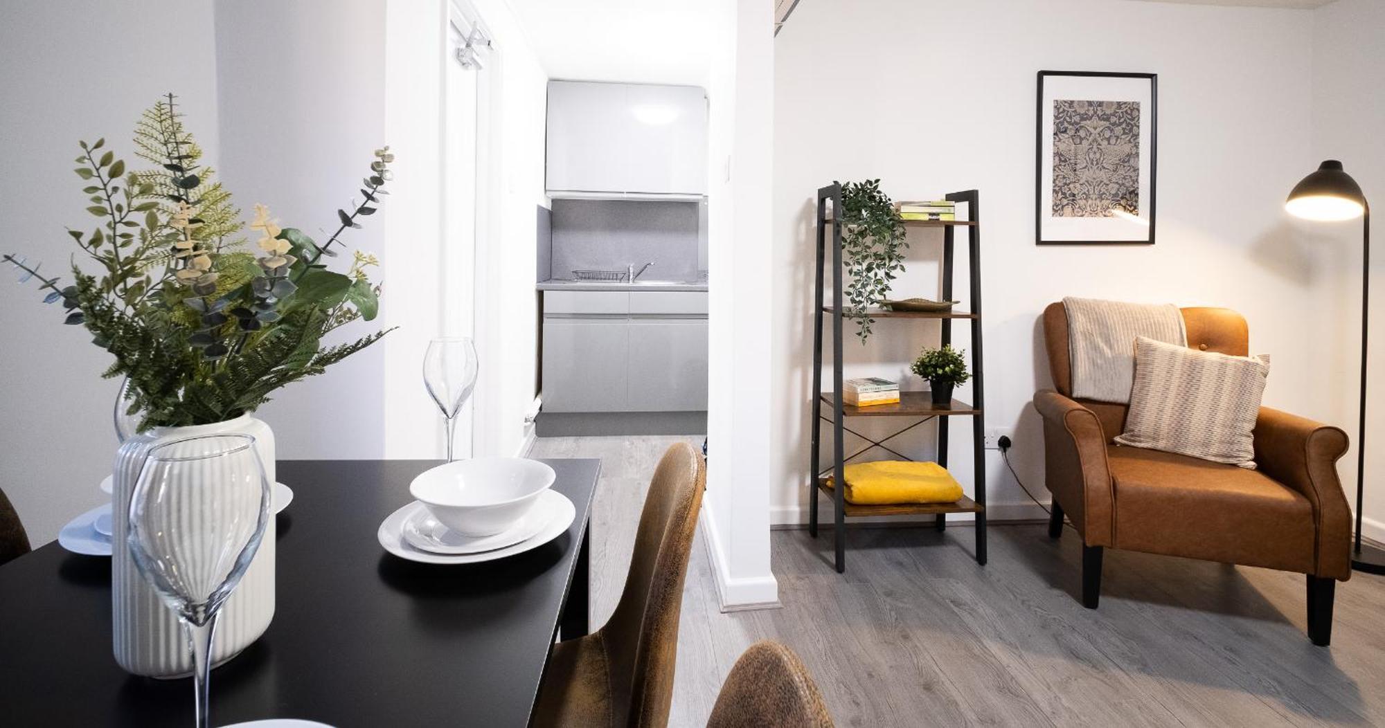 X 3 Free Parking & Short Walk To The & Hospital Căn hộ Gloucester
