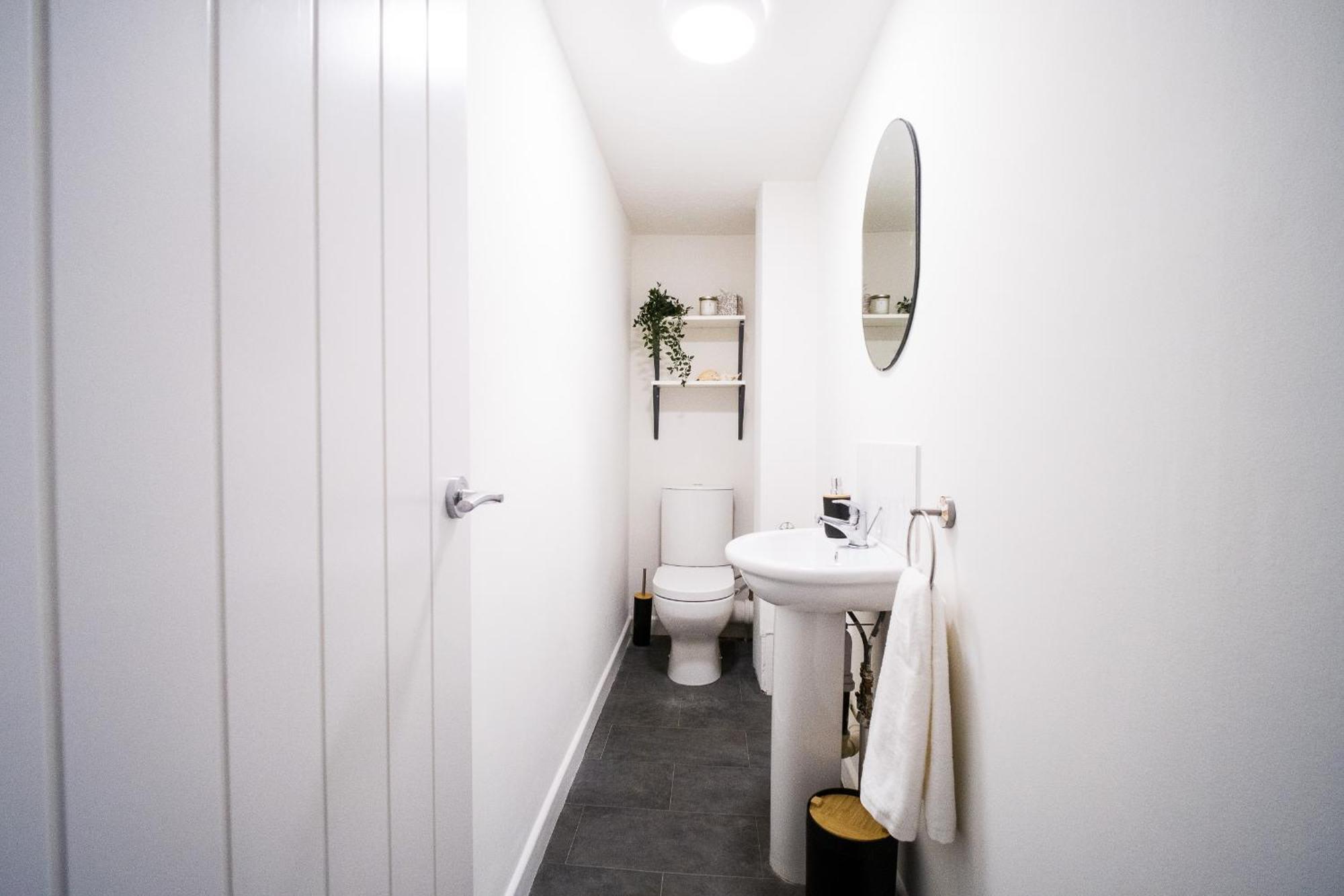 X 3 Free Parking & Short Walk To The & Hospital Gloucester