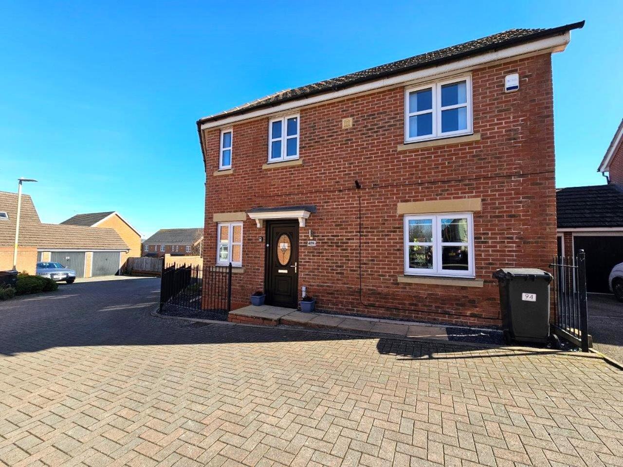 Boughton 3 Bed Semi By Fortuna Holiday home *