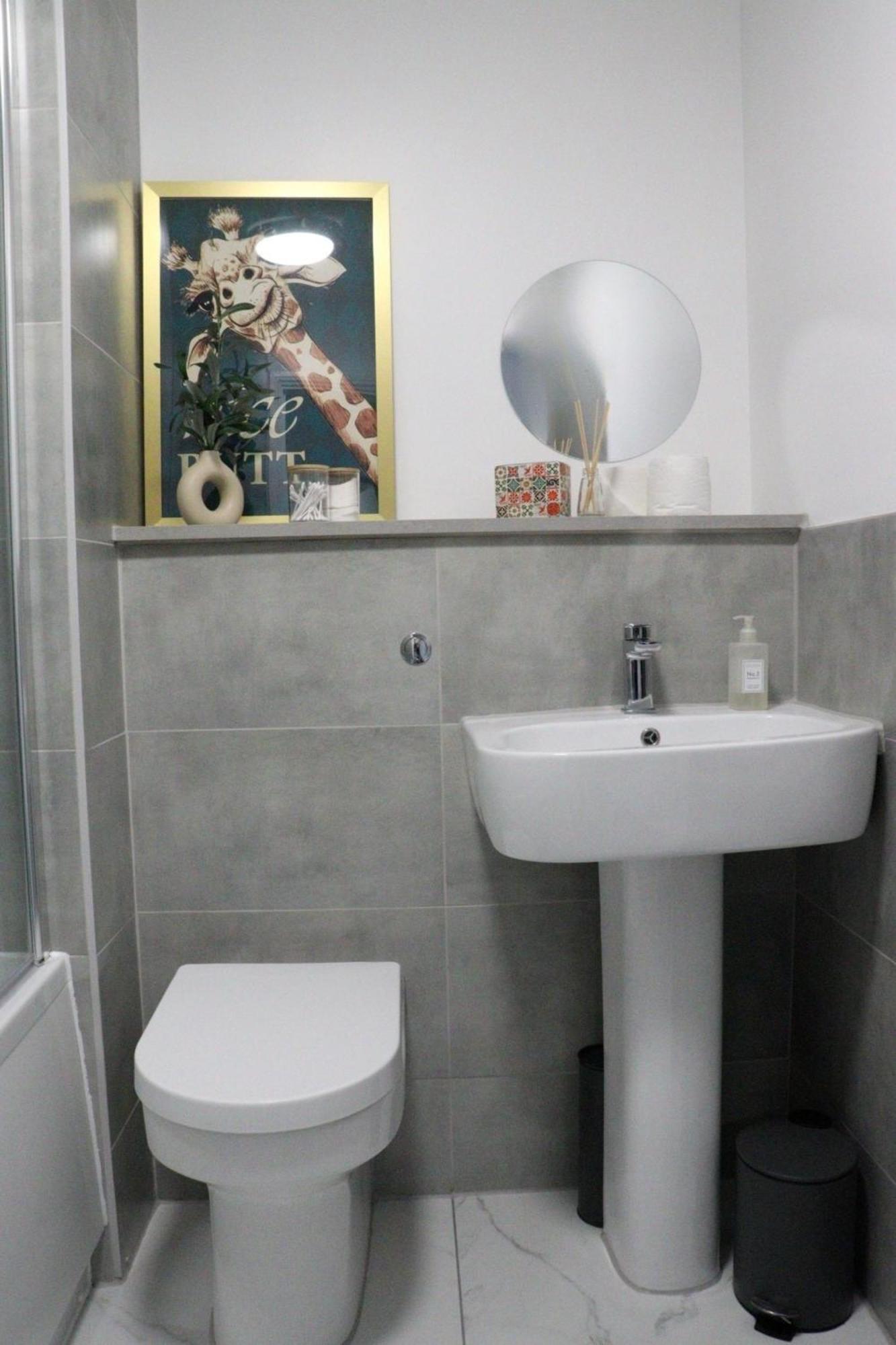 Brand New Modern Steps From Quays Apartment Gloucester
