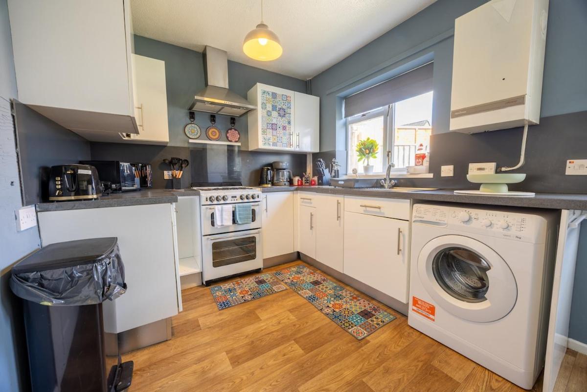Kingsholm Sunnyvibes 2 Bedrooms Free Parking 3 Nights Apartment