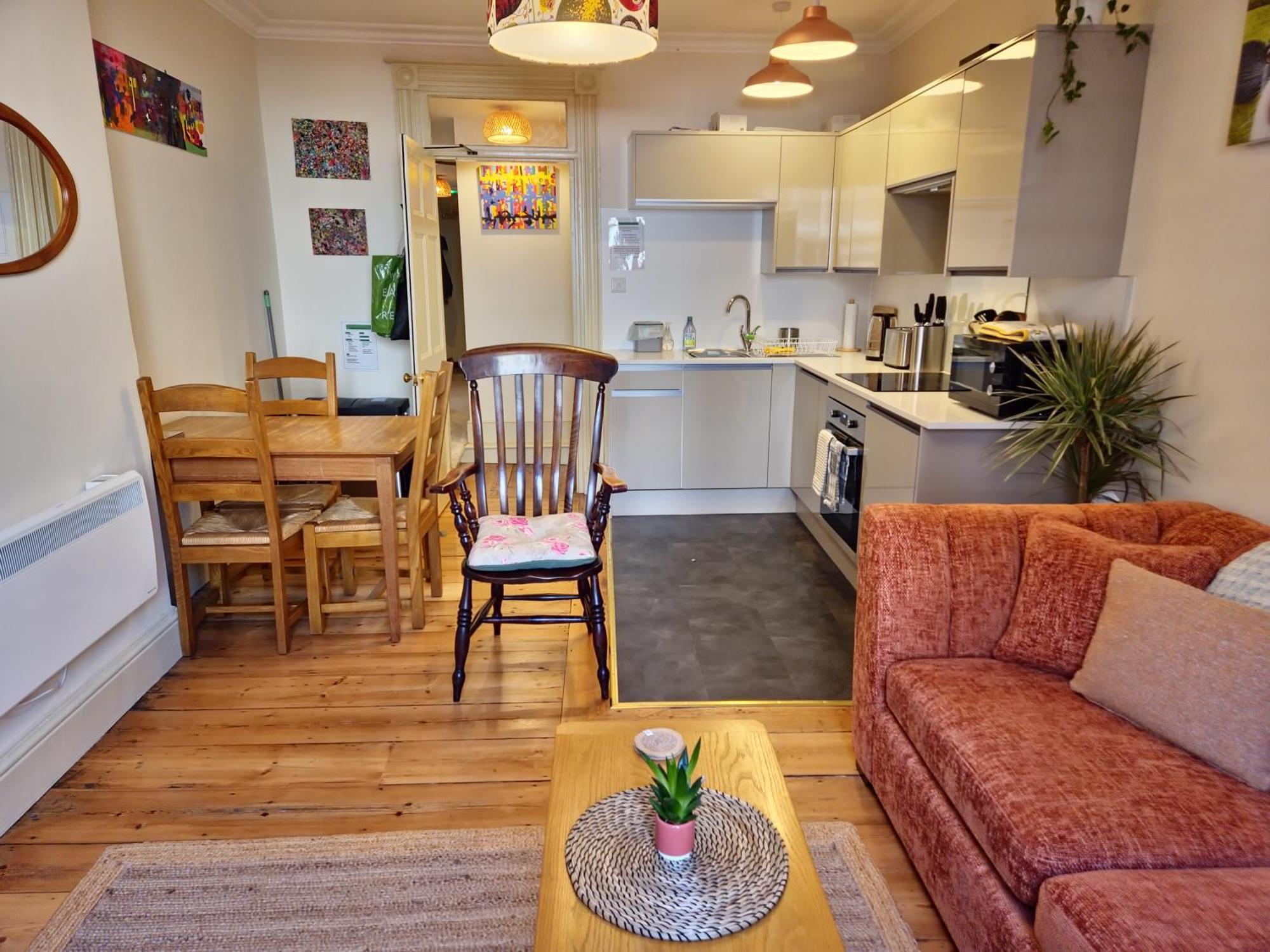 Apartment Self-catering Flat - A Hidden Gem Gloucester