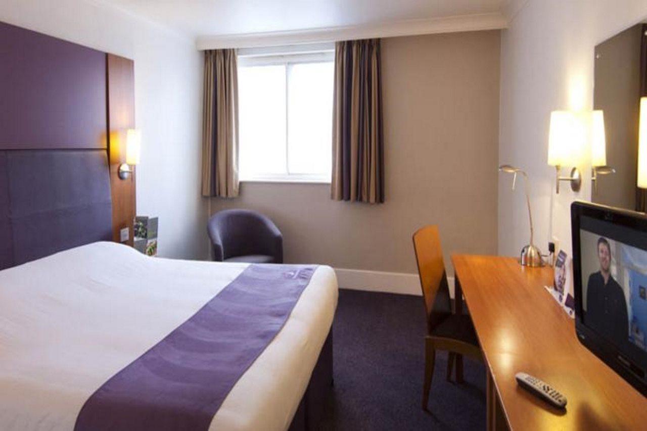 Premier Inn Gloucester Hotel