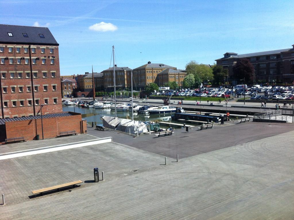 Barge Arm, The Docks *