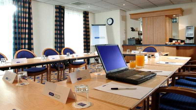 Express - South By Ihg Gloucester