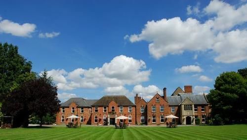 Country house Hatherley Manor & *