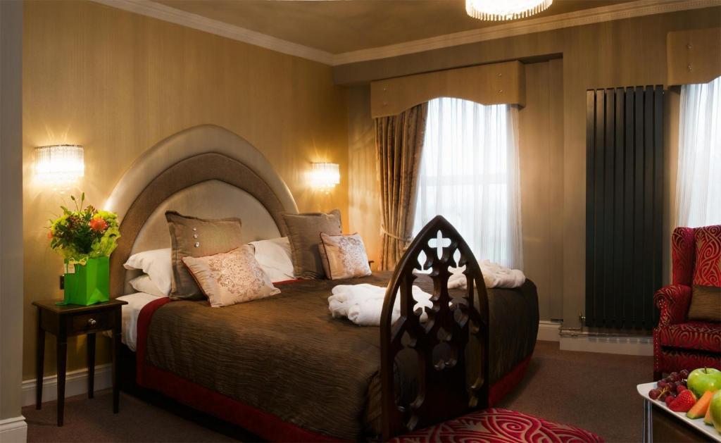 Country house Hatherley Manor & *