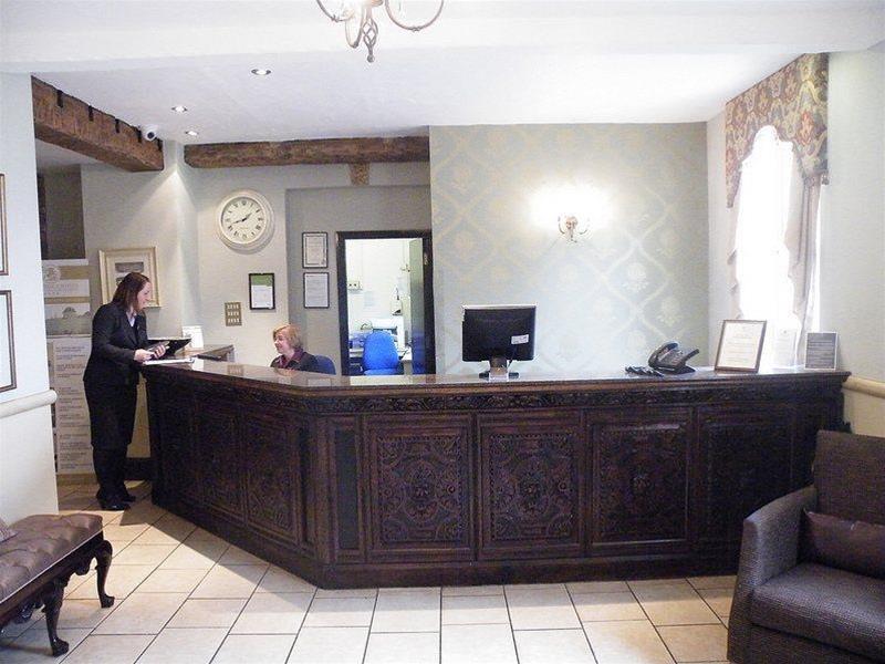 Country house Hatherley Manor & *