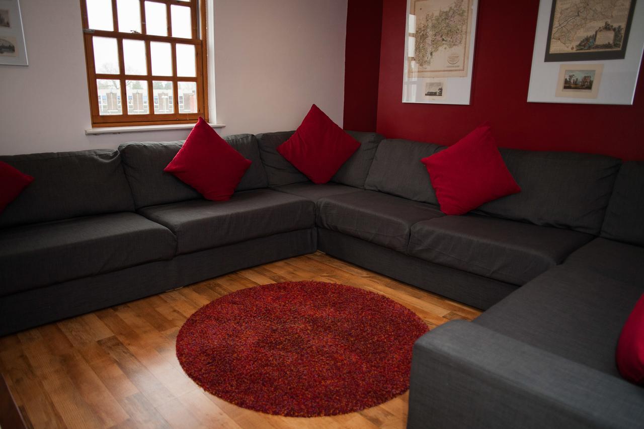 Apartment Quire Court *
