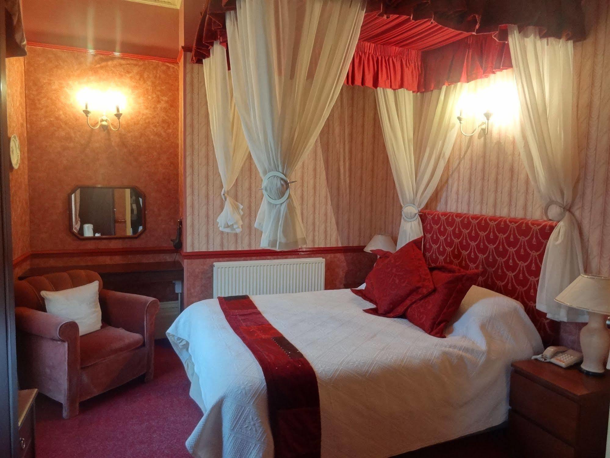 Edward Hotel