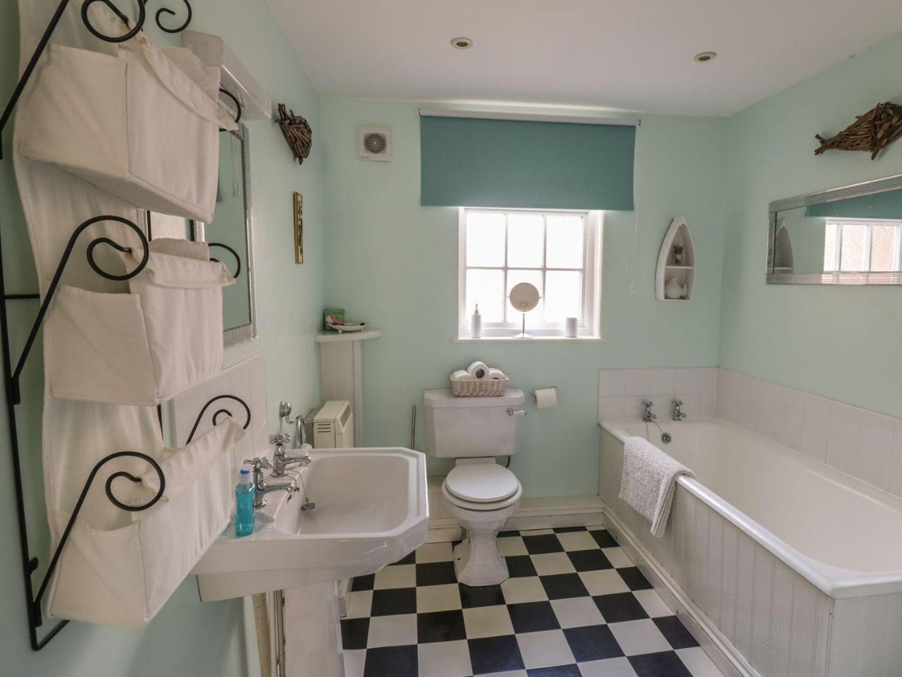 Wards Court 2 Holiday home *